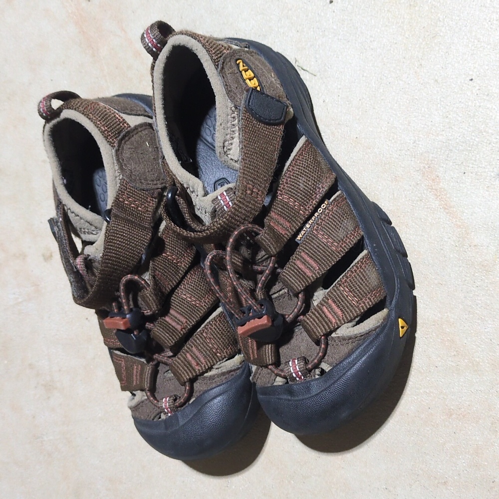 Keen Newport Kids size 13